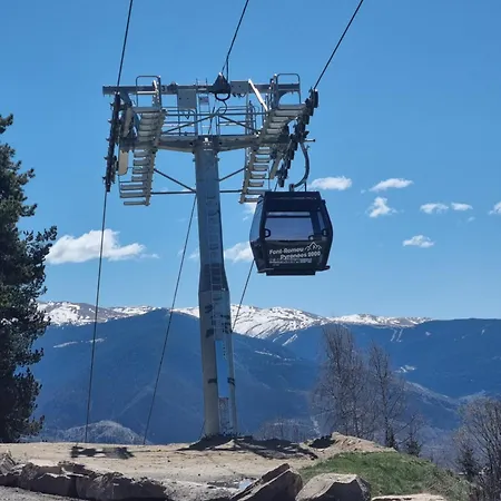 Au Pied Des Pistes - P2000 *